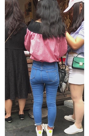 牛仔翘臀小姐姐