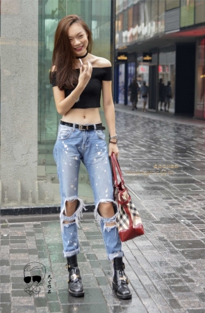 香肩美女露肚脐彰显性感魅力(2016年11月10日12P)