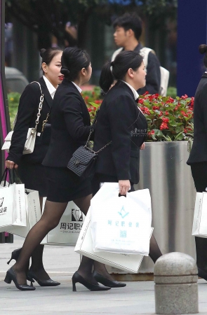 【珏一笑而过】一群黑 丝OL