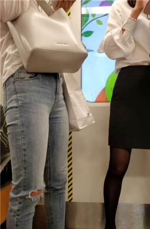 地铁上的妹子 [939 MB/mp4]