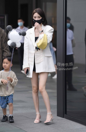 2264-22+84笔直美腿辣妈～ 18P