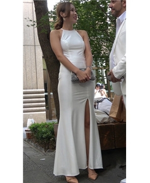 4k超清，街拍婉约大方长裙丰臀颜值甜美女神 [2.42 GB]