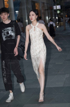 小妞清纯甜美楚楚动人240302-3-40 15P