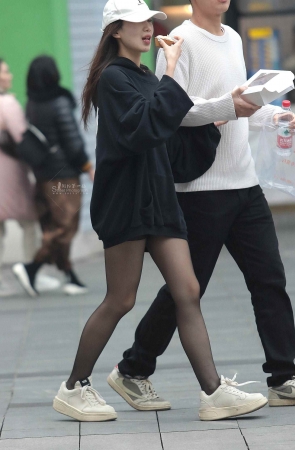 街拍黑丝妹子-13P