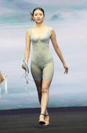 2475-8=60√四川内衣-紧身塑身内衣-8号 10P