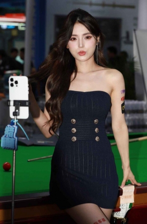 甜美黑色抹胸裙 [91P-700MB]