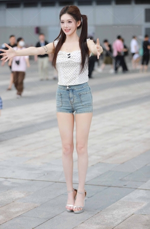 网红粥粥酱身材怎么可以这么好【套图➕单反视频】 11P