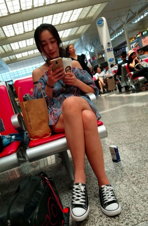 眼睛带着更好看