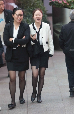 黑丝街拍高跟少妇-14P