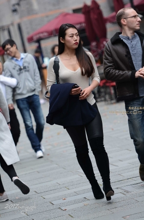 咔喳赛2 瞧这臀部，裹得肉感（23p）