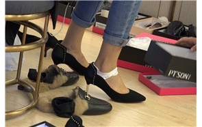 4K – 叫上缠着绷带依然选择高跟鞋的美女 [1.99 GB/MP4]