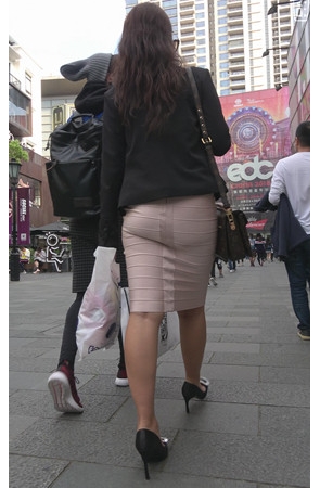 紧身包臀裙妹子