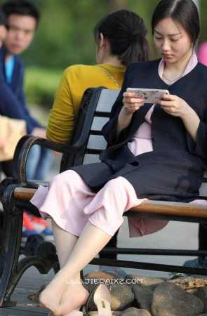 粉色裙，长肉丝甜美小师妹