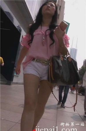 街拍粉衣热裤美三角美女 [2.69 GB]