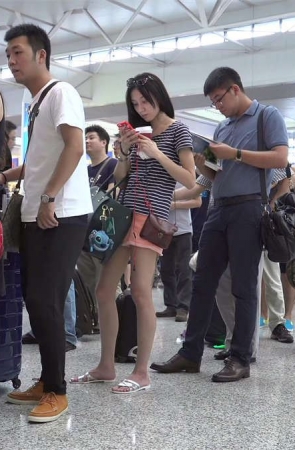 迎新春：长身美女的纤长美足