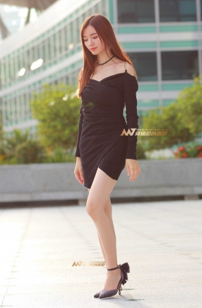 夕阳美，美腿 高跟 包臀裙美女