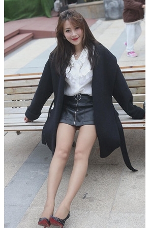 漂亮的黑丝美女小姐姐[1.15G/MP4]