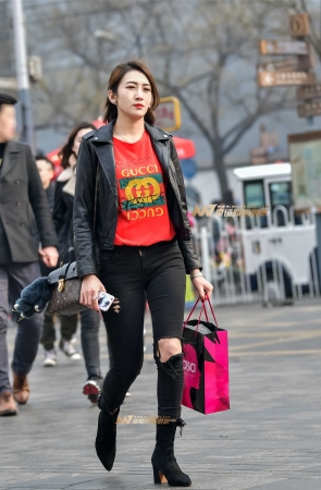 开春第2拍：脱掉棉衣，有点味道的美女