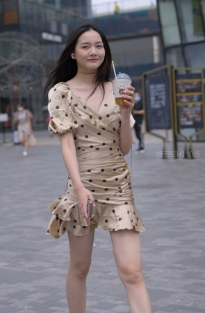 [一只麋鹿专区] 斑点包臀裙长腿美女 【图片➕视频】