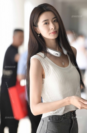 23612-28=70热裤纤细大长腿小姐姐 14P