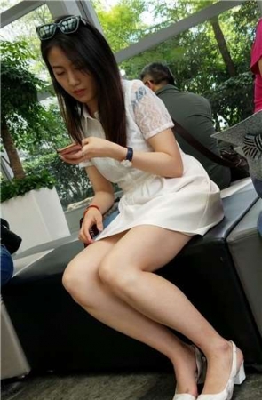 4k超清，美到爆的白皙长腿女神美女