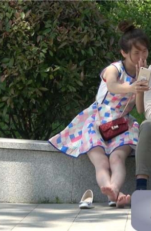 4k-公园小情侣玩自拍