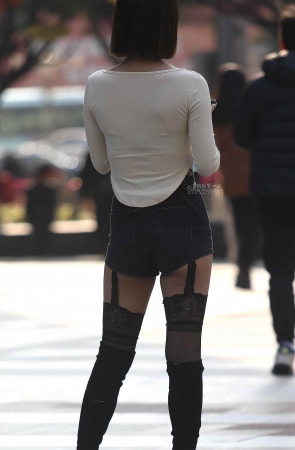 诱惑街拍黑丝shaofu-13P