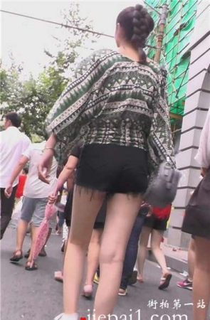 街拍黑色热裤美臀麻花辫美女 [2.69 GB]