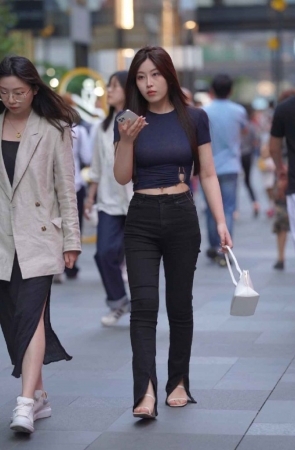 精选街拍作品 NO.1621 漂亮气质长腿牛仔[53P/75MB]