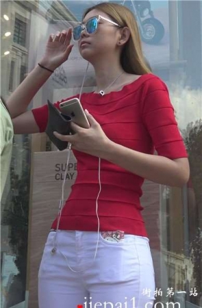 4k-街拍超紧身美臀红衣小清新清纯美女 [2.44 GB]