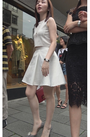 漂亮的白裙小姐姐