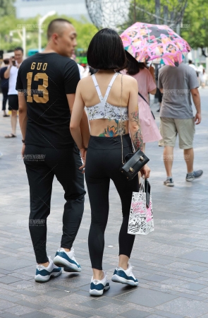 第1519篇性感紧身美女