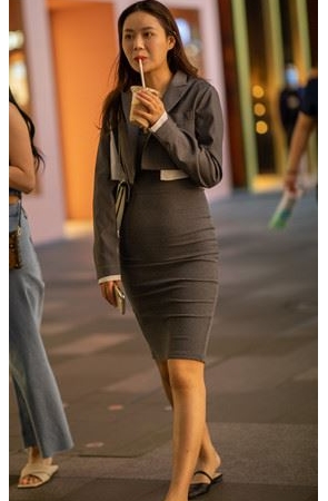 灰色紧身裙美女(24P)