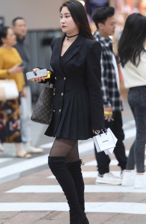 气质街拍黑丝shaofu