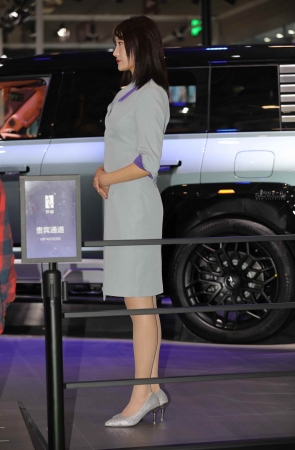 【街拍心灵】车展礼仪街拍超薄肉丝高跟美腿