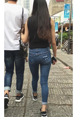 长发牛仔紧身妹子