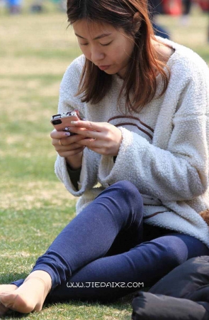 超薄透明短丝文静少妇