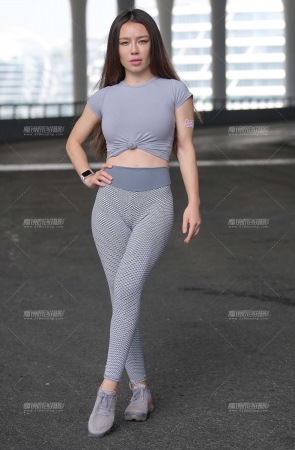 搭讪翘臀女教练