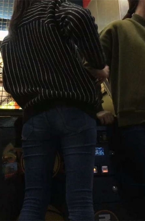 电玩城的蓝牛姐妹花