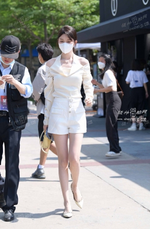 22425-7+79白皙裸腿美女 5P