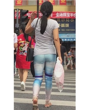 极品美臀酷炫紧身弹力裤肥妹 [881 MB]