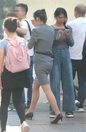肉丝街拍高跟职业装