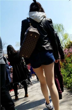 4k-牛仔热裤丝袜街拍美腿