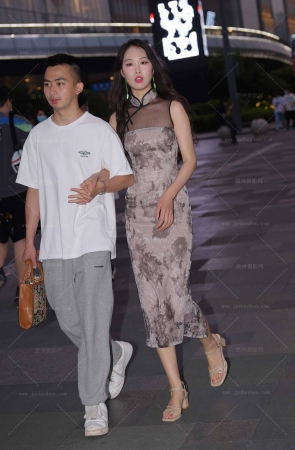 旗袍的美如一枝梅.240113-1-56 15P