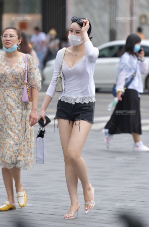 韵味的热裤女人