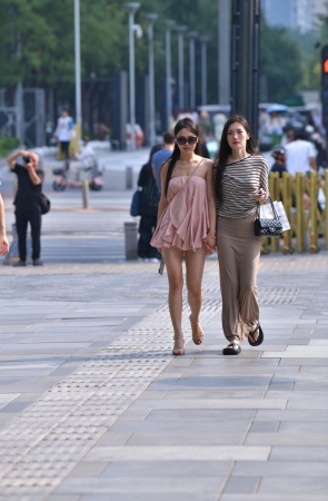 粉色裹胸裙 250904-127