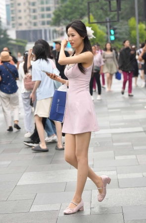 24618-3=68√肉丝大长腿小姐姐 18P