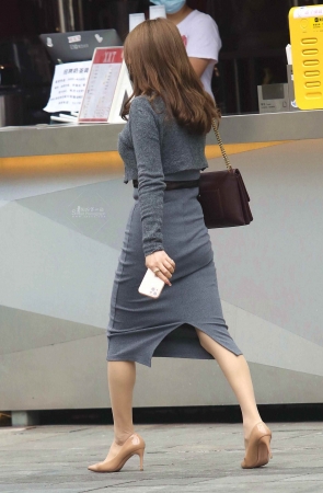 【珏一笑而过】诱惑黑 丝高跟SF