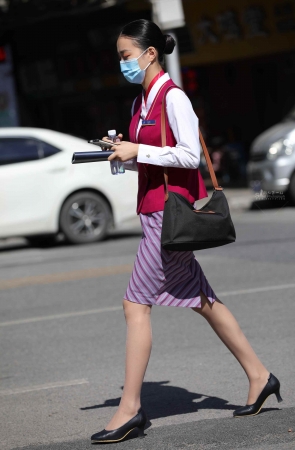 空姐肉 丝高 跟去上班了