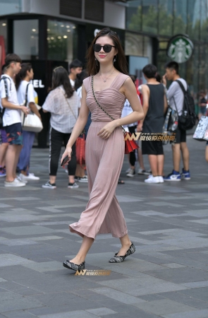 娇美无,容色绝丽美女